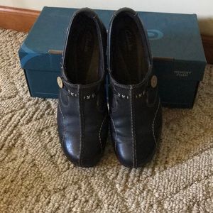 Women’s Clark’s shoes